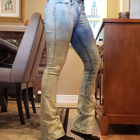 90s Vintage Light Wash Jeans - Picture 6 of 13